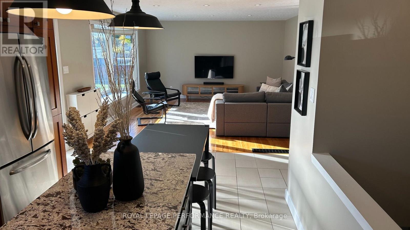 1321 Rustic Drive, Ottawa, Ontario  K2C 2Y3 - Photo 4 - X14101116