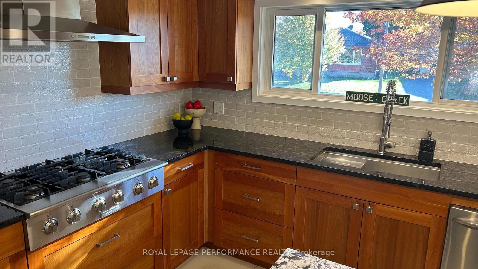 1321 Rustic Drive, Ottawa, Ontario  K2C 2Y3 - Photo 7 - X14101116