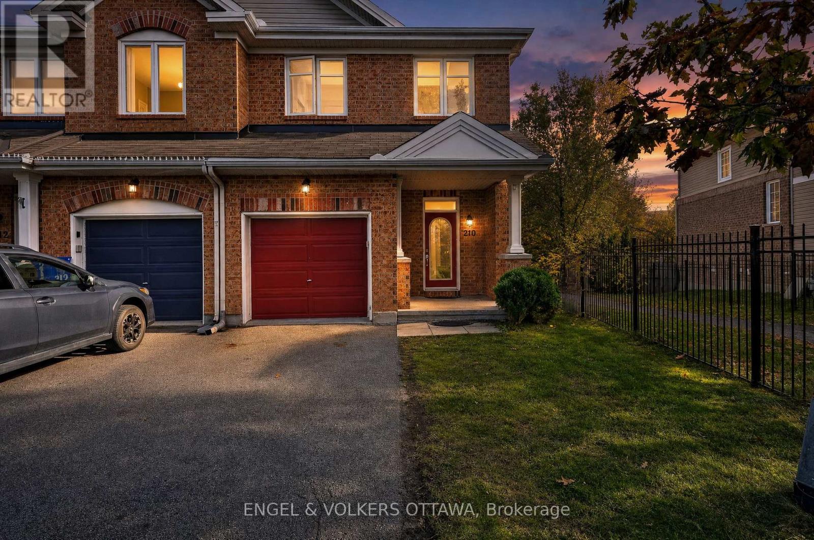210 Stedman Street, Ottawa, Ontario  K1T 0B6 - Photo 2 - X14101132
