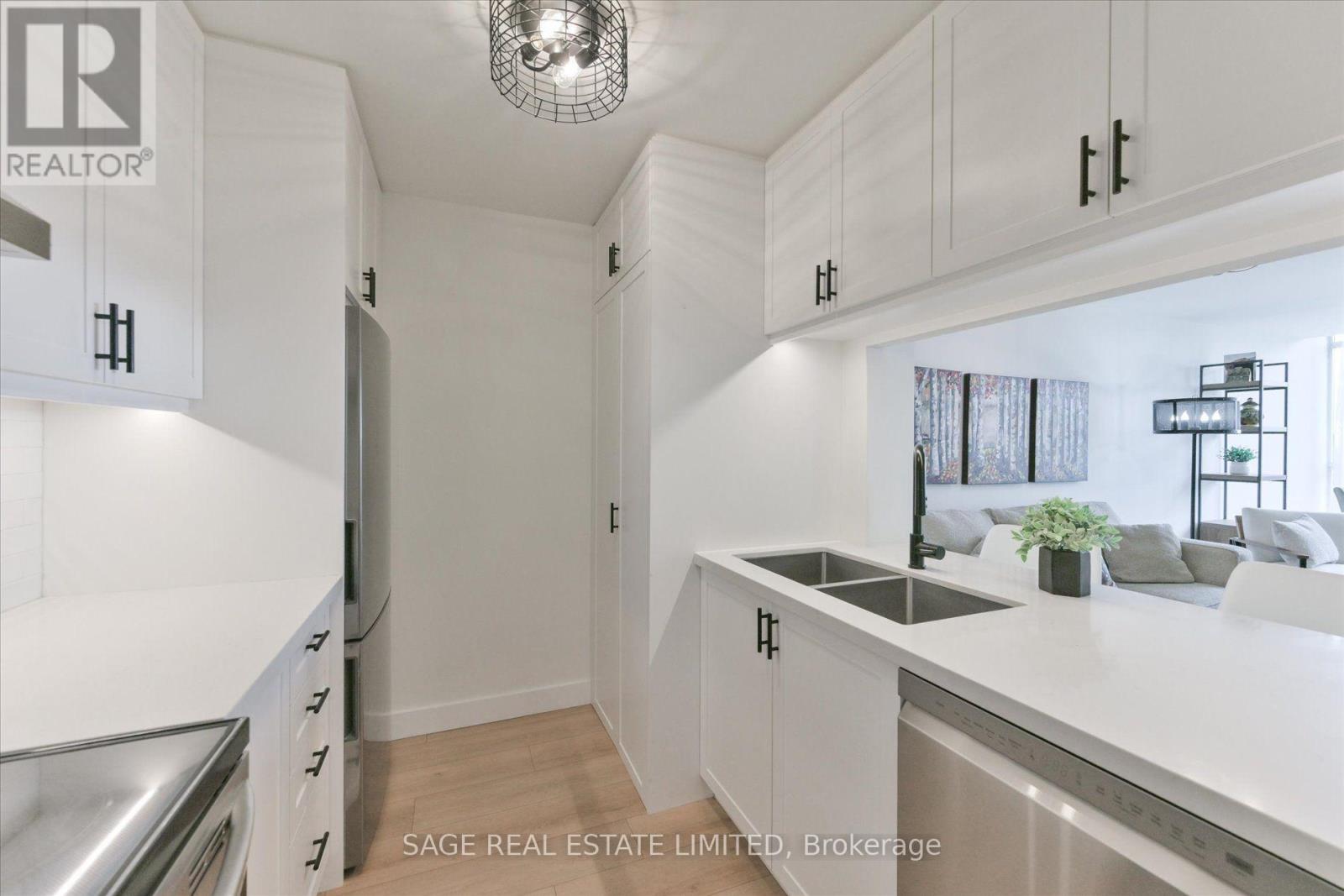 846 - 24 Southport Street, Toronto, Ontario  M6S 4Z1 - Photo 8 - W14101112