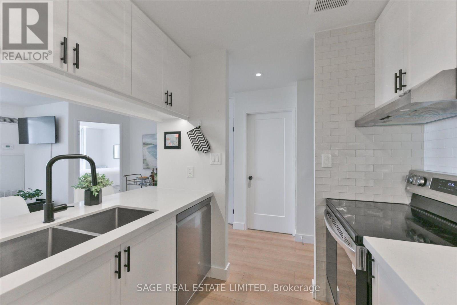 846 - 24 Southport Street, Toronto, Ontario  M6S 4Z1 - Photo 9 - W14101112