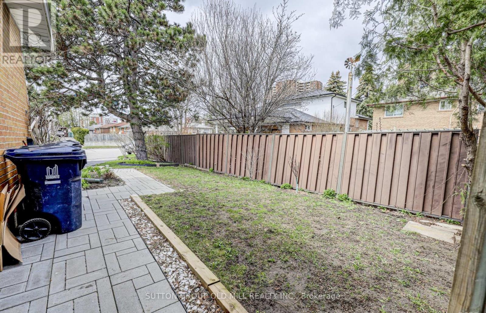 2 Leita Court, Toronto, Ontario  M9A 4W2 - Photo 20 - W14101166