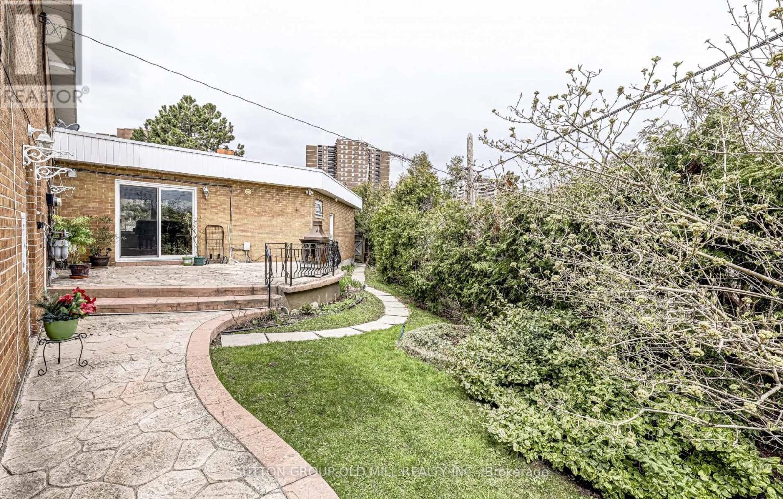 2 Leita Court, Toronto, Ontario  M9A 4W2 - Photo 21 - W14101166
