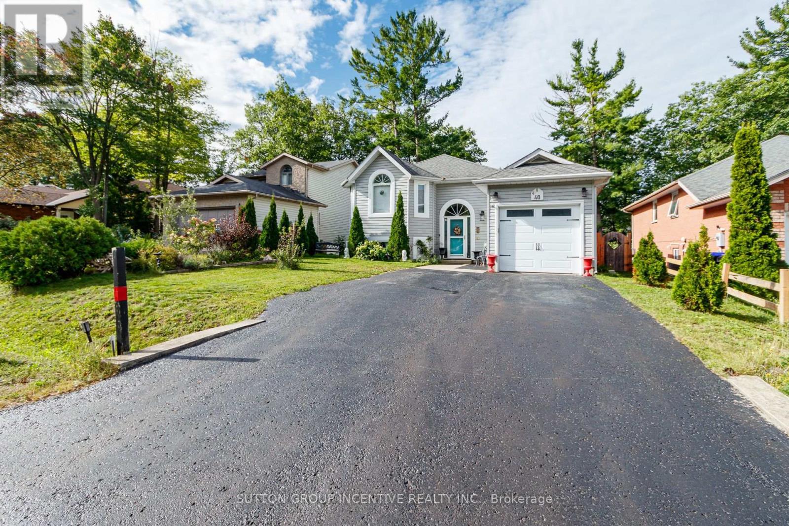 48 WESLEY AVENUE, Wasaga Beach, Ontario