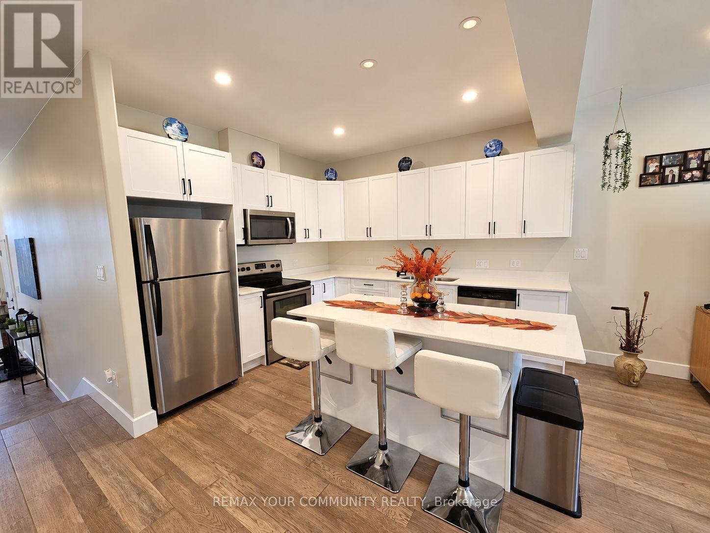 28 Dusenbury Drive, Loyalist, Ontario  K0H 2H0 - Photo 9 - X14099808