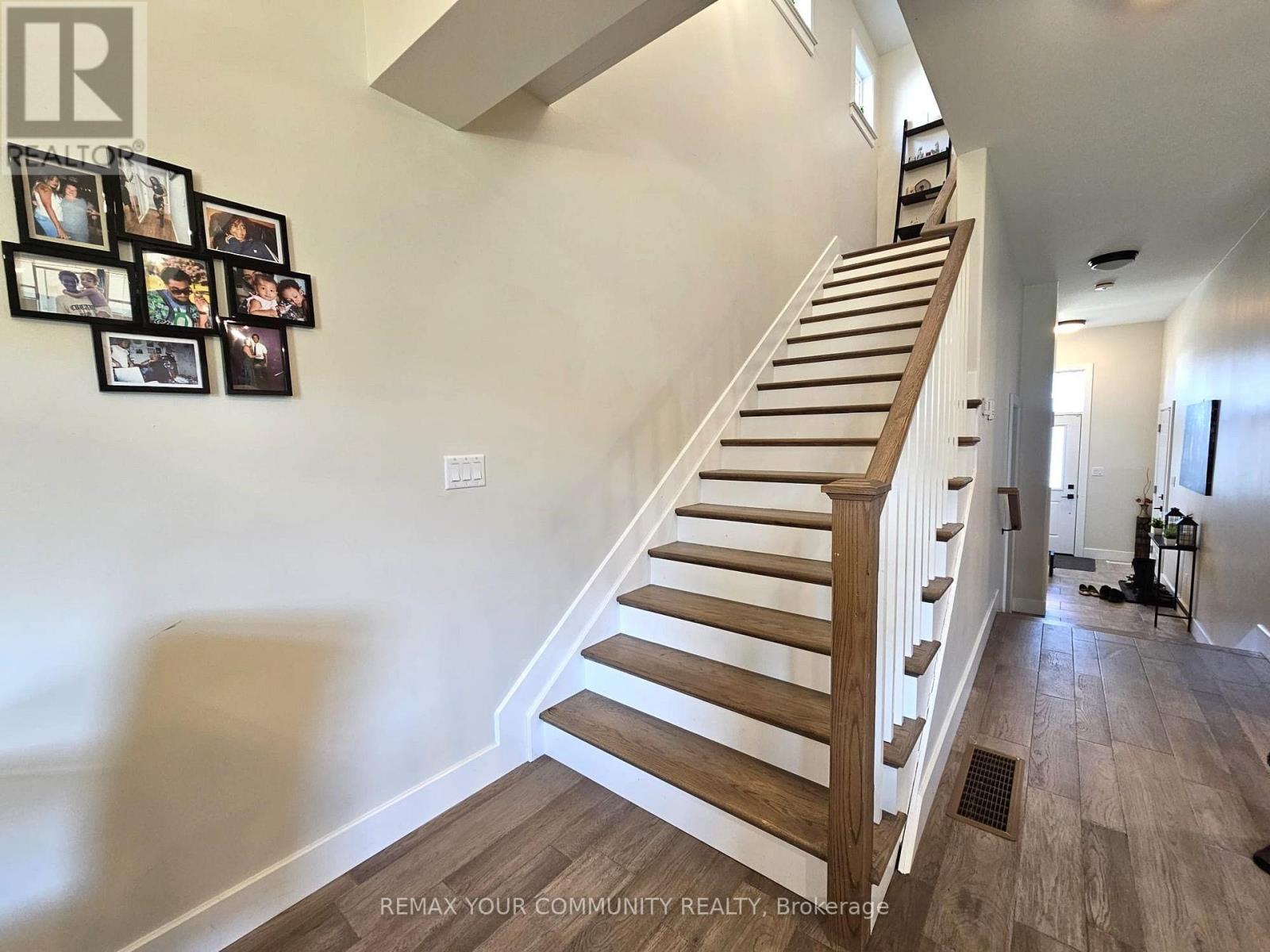 28 Dusenbury Drive, Loyalist, Ontario  K0H 2H0 - Photo 12 - X14099808