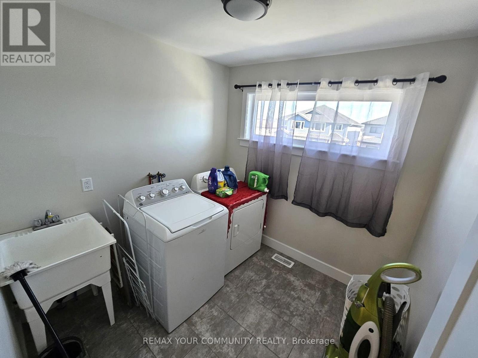 28 Dusenbury Drive, Loyalist, Ontario  K0H 2H0 - Photo 18 - X14099808