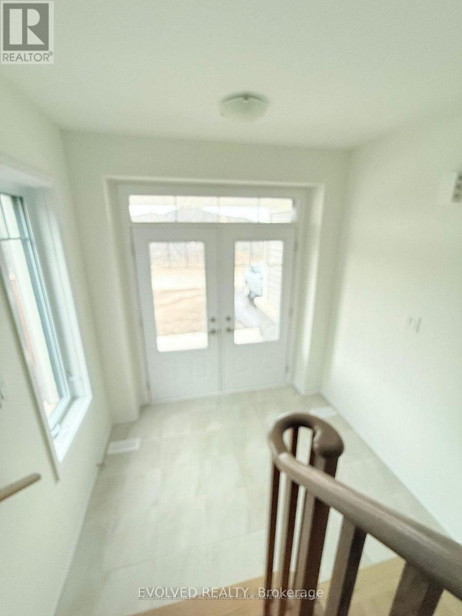 22 Varsity Drive, Welland, Ontario  L3B 0N3 - Photo 6 - X14101226