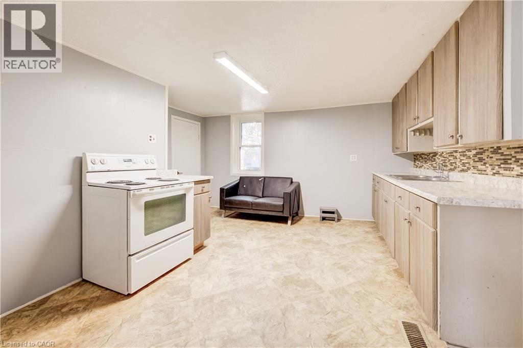 745 Binning Street W, Listowel, Ontario  N4W 1H3 - Photo 10 - 40872927