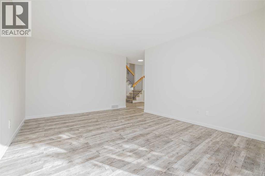 383 Woodfield Road SW, Calgary, Alberta  T2W 3V8 - Photo 7 - A2351742