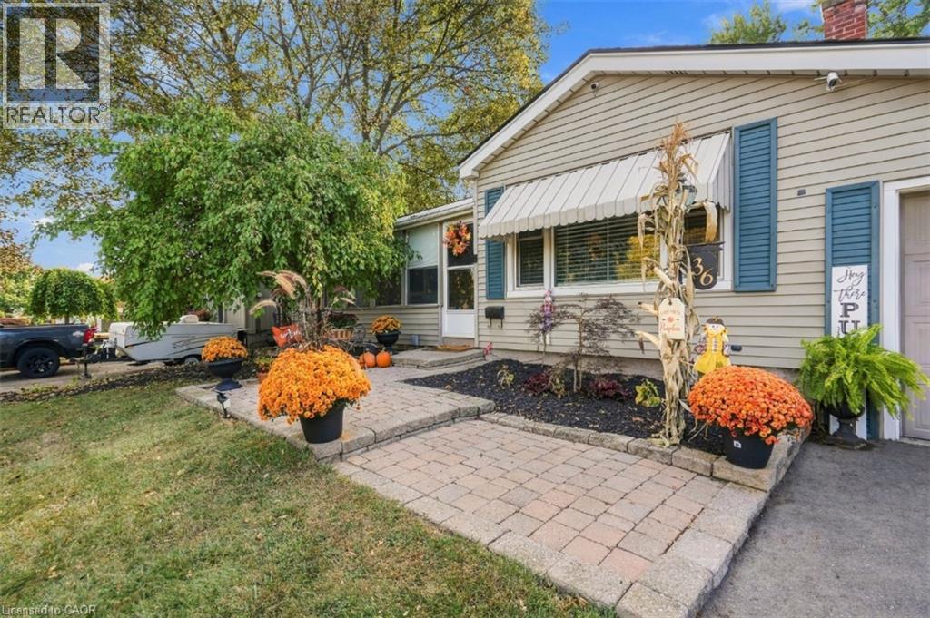 36 Pottruff Road, Hamilton, Ontario  L8H 2M1 - Photo 4 - 40866820