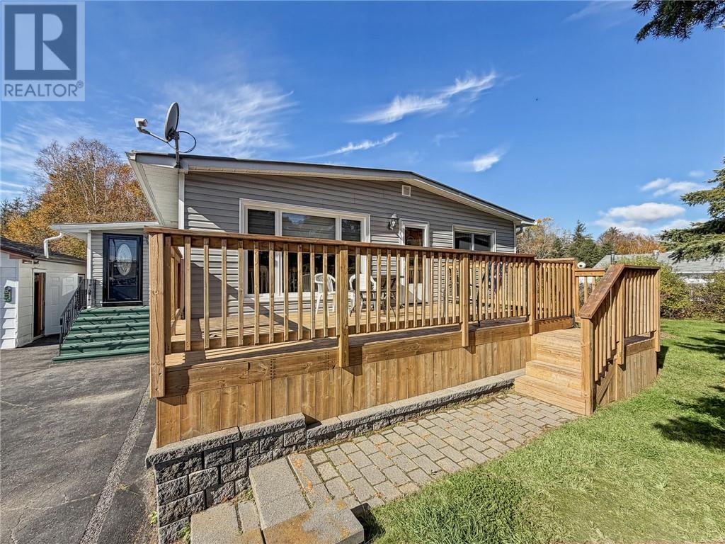3261 Elm Street, Val Caron, Ontario  P3N 1G1 - Photo 3 - 2130917