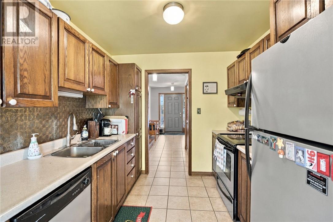 104 Catalina Court, Sudbury, Ontario  P3E 5T8 - Photo 3 - 2131047