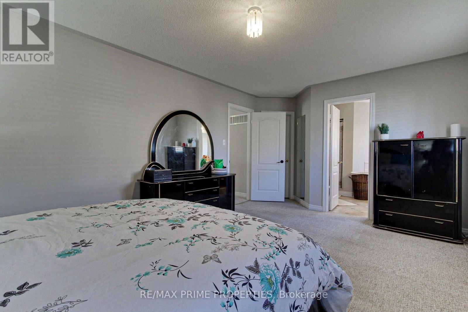 64 Ian Drive, Georgina, Ontario  L4P 4G3 - Photo 15 - N13877220