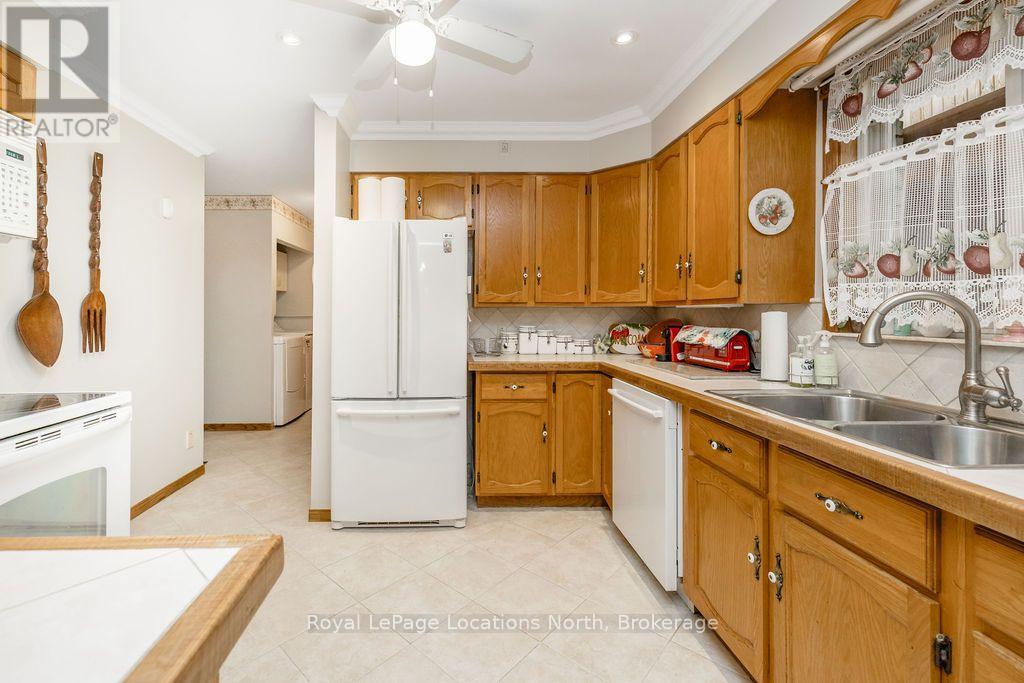 1000 Lawson Road, Tiny, Ontario  L0L 1P0 - Photo 10 - S14101252