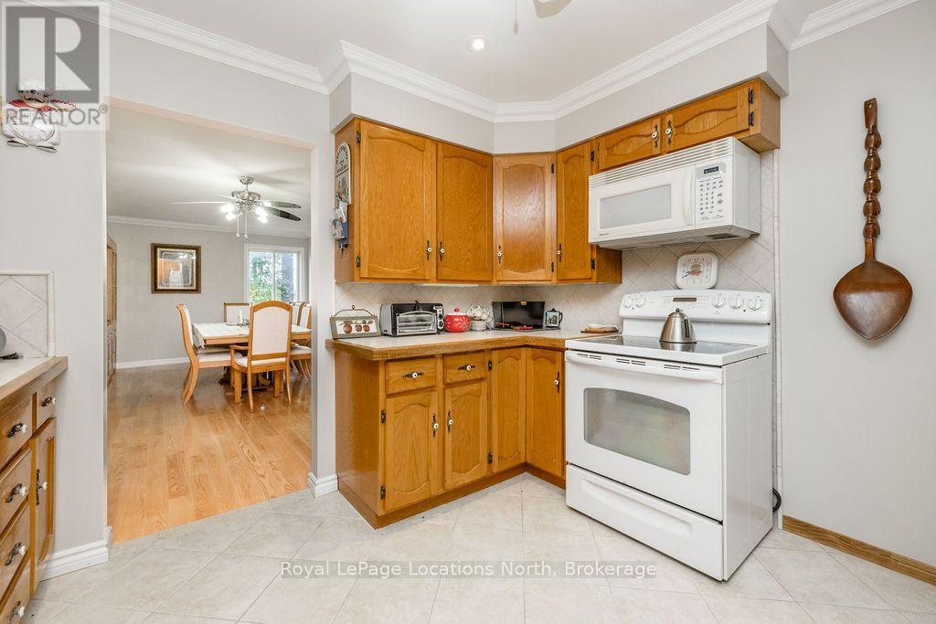 1000 Lawson Road, Tiny, Ontario  L0L 1P0 - Photo 12 - S14101252