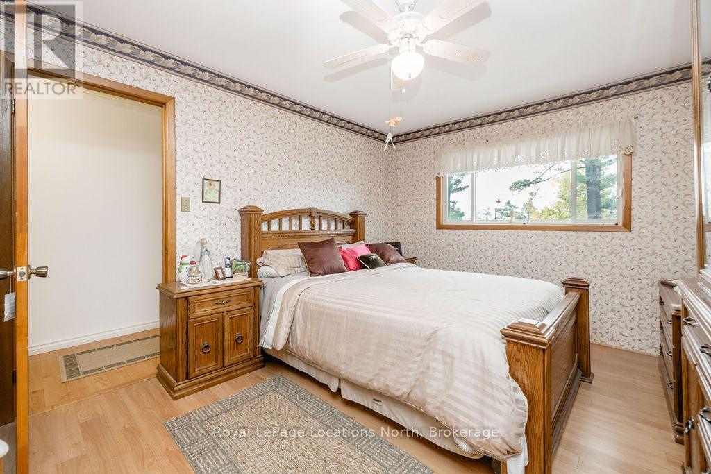1000 Lawson Road, Tiny, Ontario  L0L 1P0 - Photo 20 - S14101252