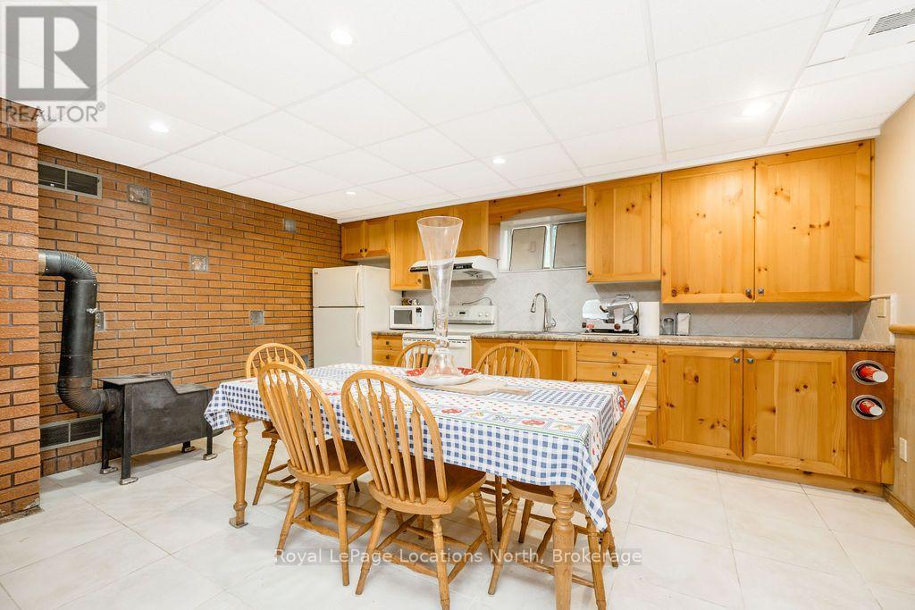 1000 Lawson Road, Tiny, Ontario  L0L 1P0 - Photo 31 - S14101252