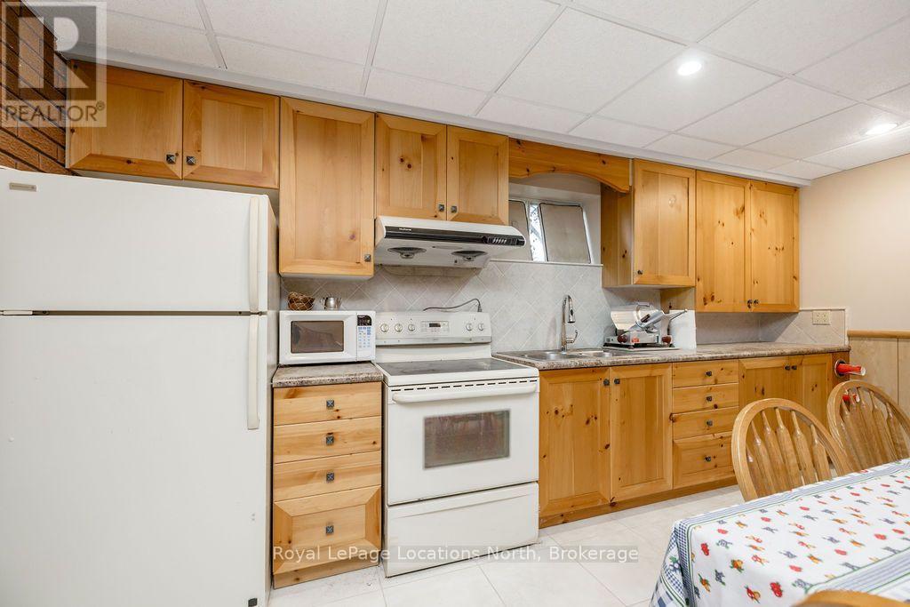 1000 Lawson Road, Tiny, Ontario  L0L 1P0 - Photo 32 - S14101252