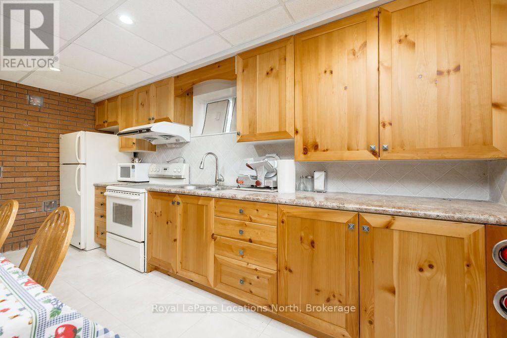 1000 Lawson Road, Tiny, Ontario  L0L 1P0 - Photo 33 - S14101252