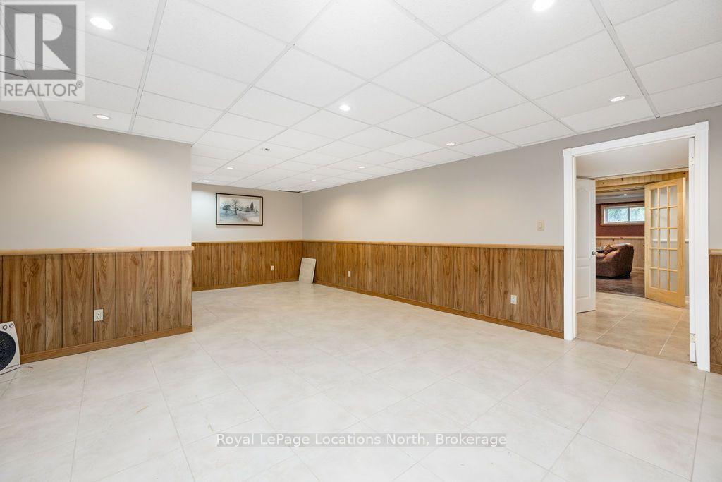 1000 Lawson Road, Tiny, Ontario  L0L 1P0 - Photo 34 - S14101252