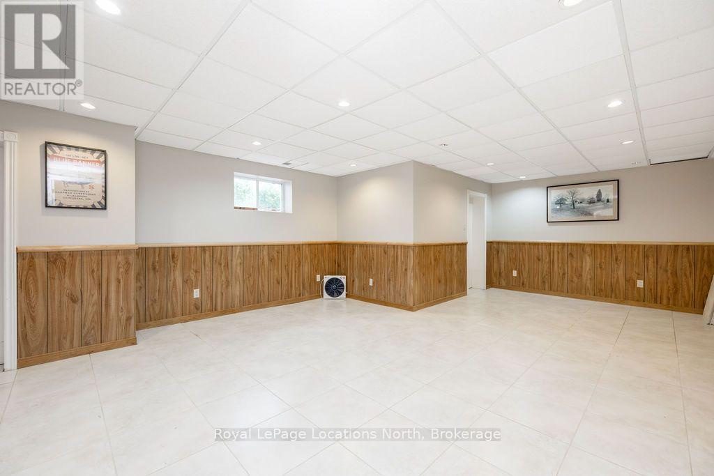 1000 Lawson Road, Tiny, Ontario  L0L 1P0 - Photo 35 - S14101252