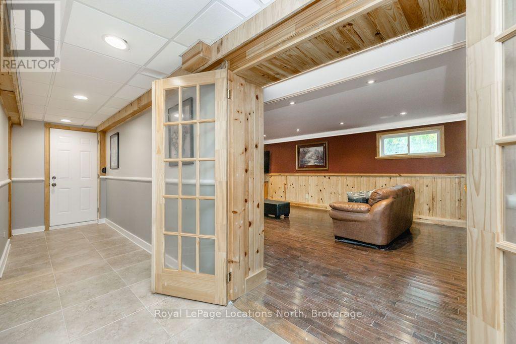 1000 Lawson Road, Tiny, Ontario  L0L 1P0 - Photo 38 - S14101252