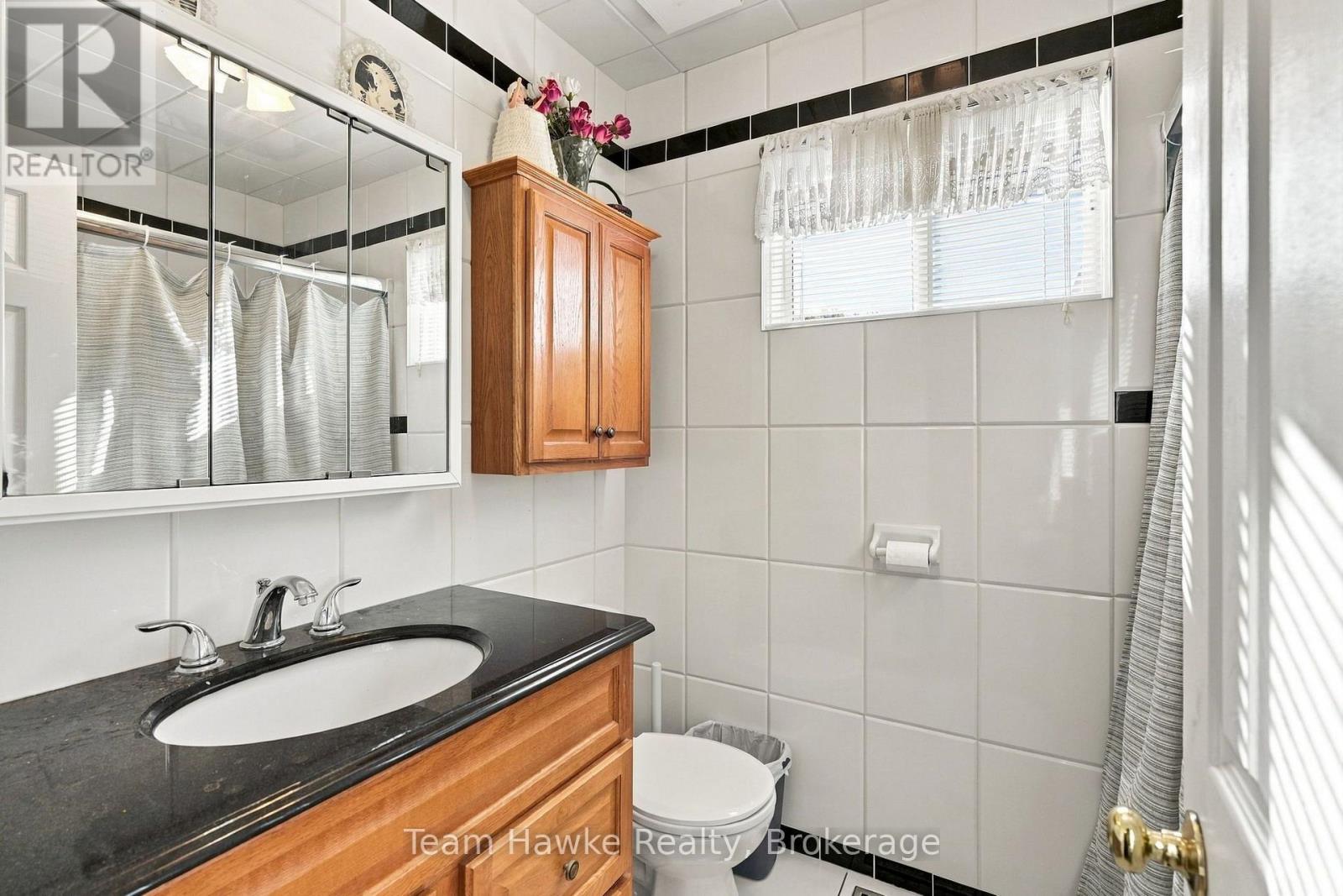 464 West Street W, Tay (Victoria Harbour), Ontario  L0K 2A0 - Photo 16 - S14101562