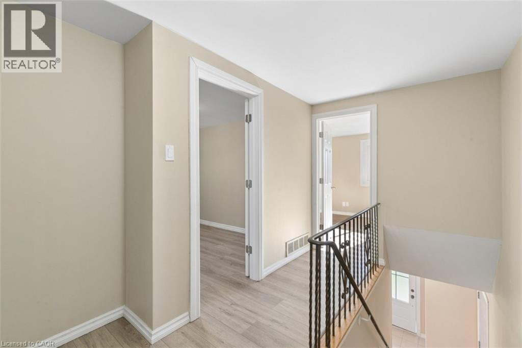 8 Forest Glen Crescent, Kitchener, Ontario  N2N 1C8 - Photo 10 - 40872597