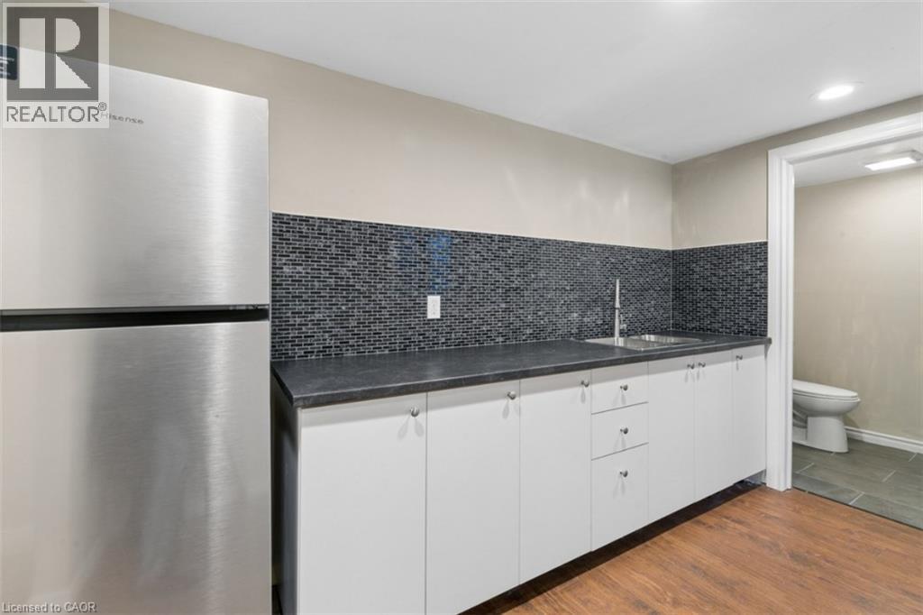 8 Forest Glen Crescent, Kitchener, Ontario  N2N 1C8 - Photo 20 - 40872597