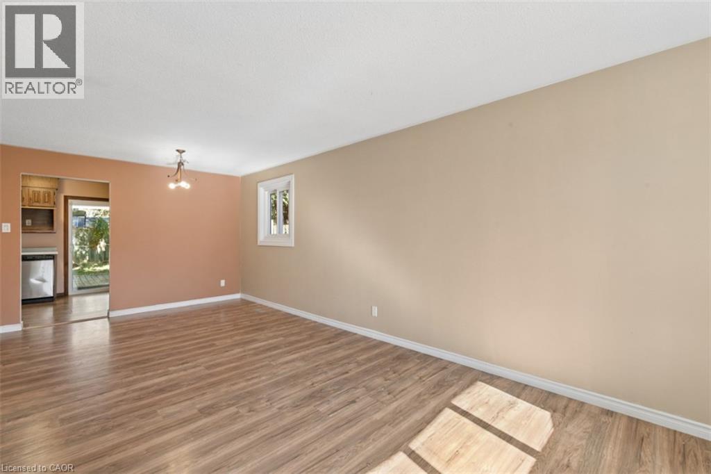 8 Forest Glen Crescent, Kitchener, Ontario  N2N 1C8 - Photo 4 - 40872597