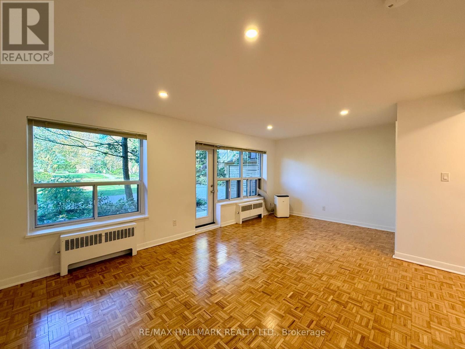 111 - 28 Upper Canada Drive, Toronto, Ontario  M2P 1R9 - Photo 2 - C14101242