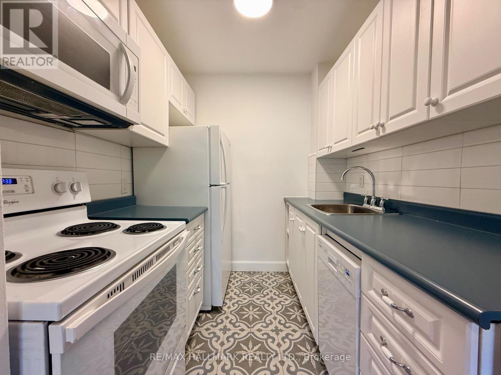 111 - 28 Upper Canada Drive, Toronto, Ontario  M2P 1R9 - Photo 6 - C14101242