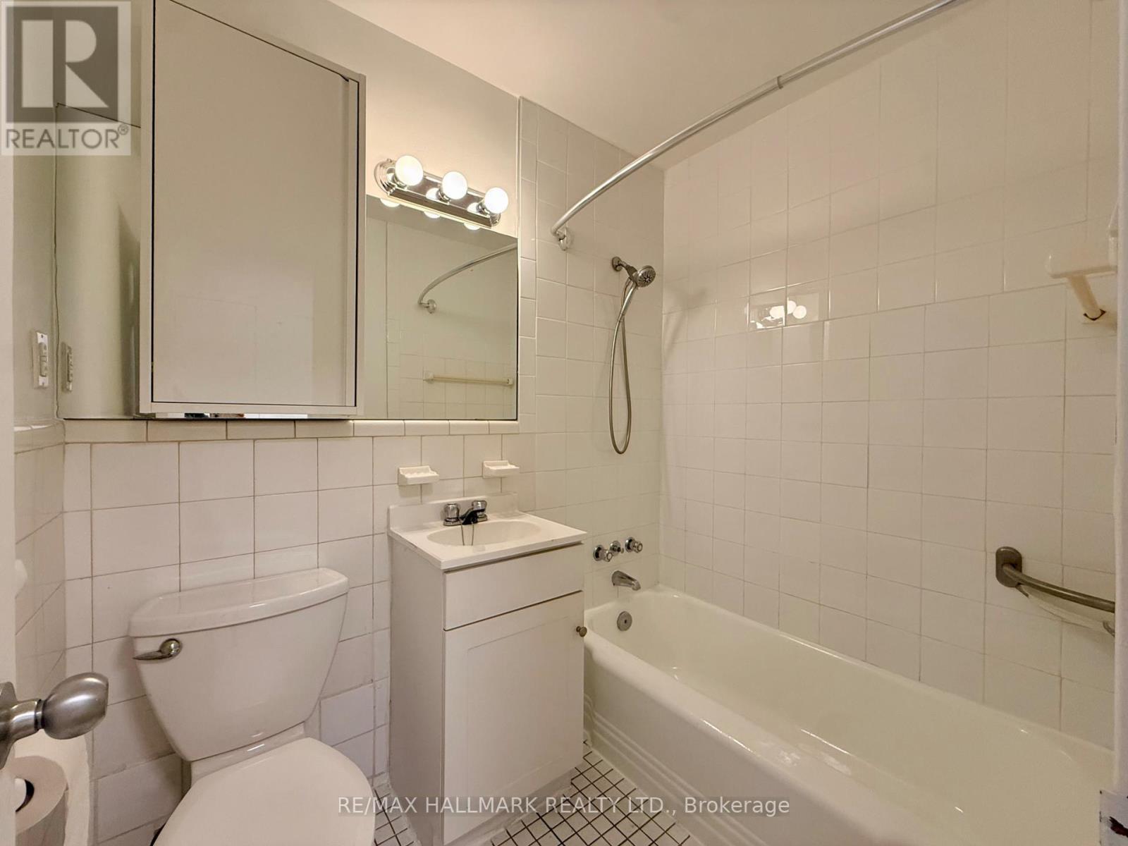 111 - 28 Upper Canada Drive, Toronto, Ontario  M2P 1R9 - Photo 8 - C14101242