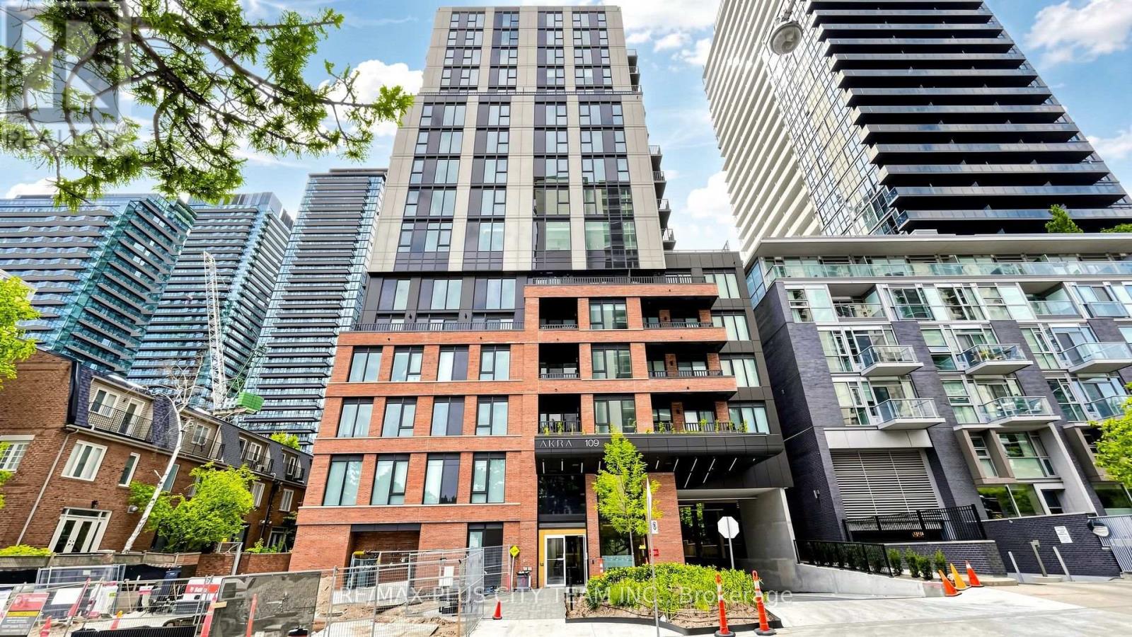 1703 - 109 Erskine Avenue, Toronto, Ontario M4P 0G6 - Photo 1 - C14101354