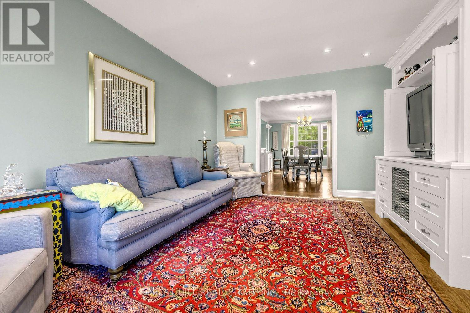 44 Ridge Hill Drive, Toronto, Ontario  M6C 2J4 - Photo 5 - C14101402