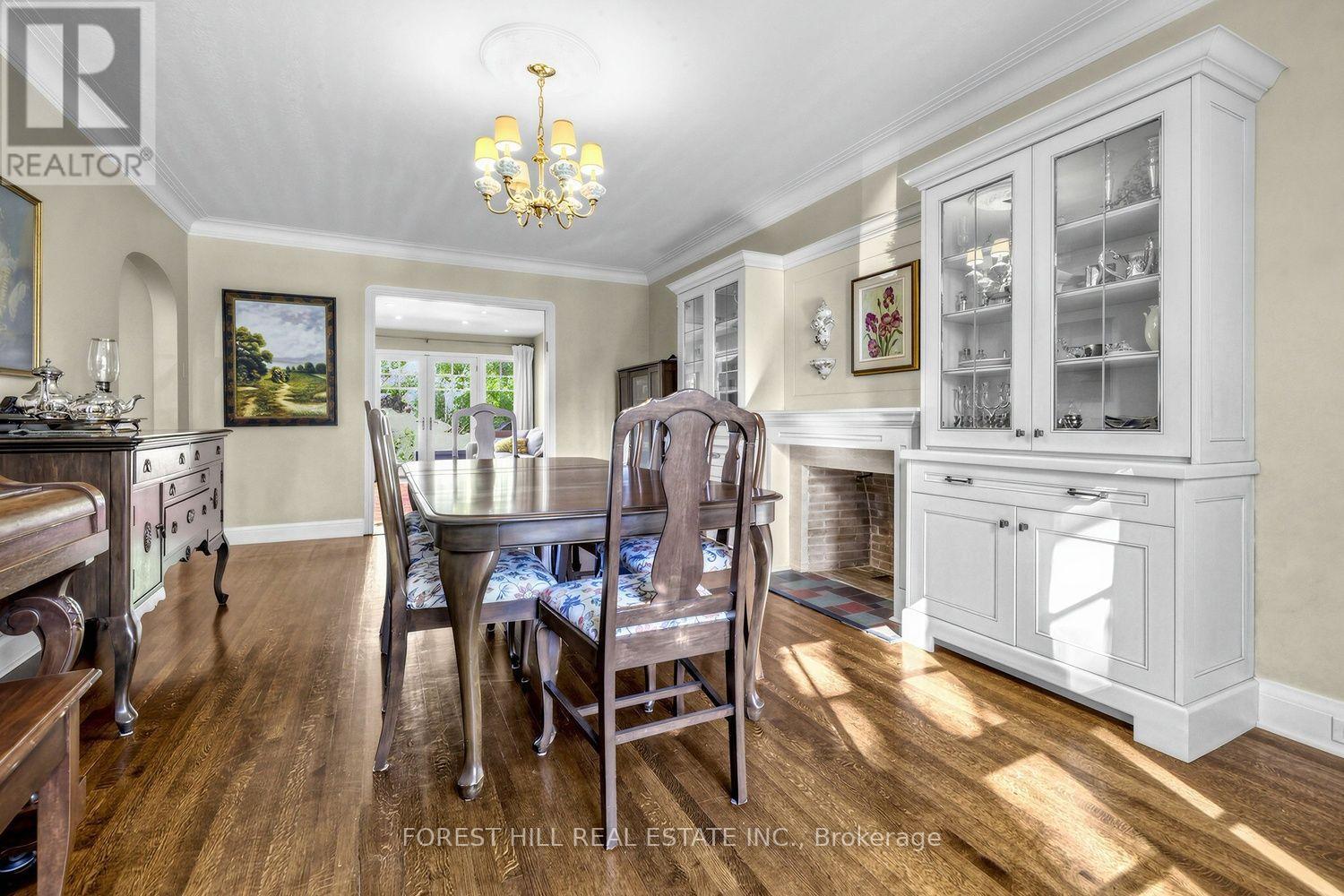 44 Ridge Hill Drive, Toronto, Ontario  M6C 2J4 - Photo 7 - C14101402