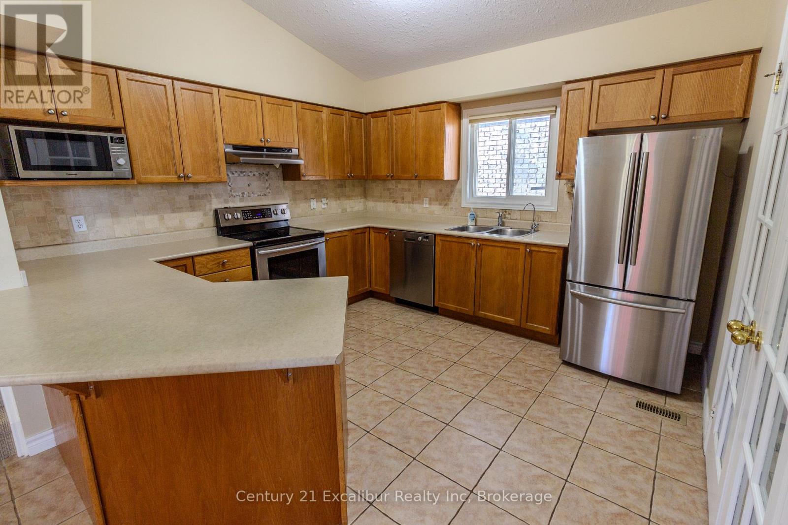 900 Gzowski Street, Centre Wellington, Ontario  N1M 3V9 - Photo 4 - X14101494