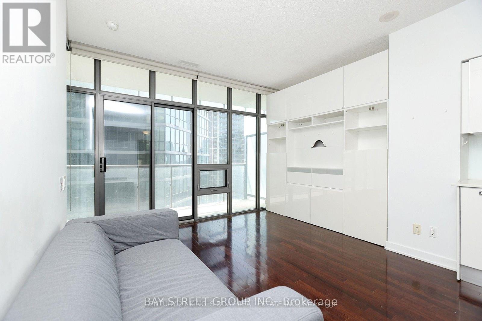 1401 - 33 Charles Street E, Toronto, Ontario  M4Y 0A2 - Photo 2 - C14101522