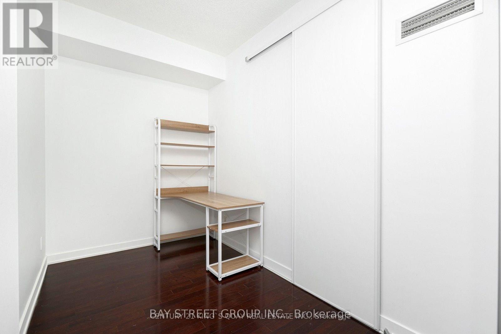 1401 - 33 Charles Street E, Toronto, Ontario  M4Y 0A2 - Photo 3 - C14101522