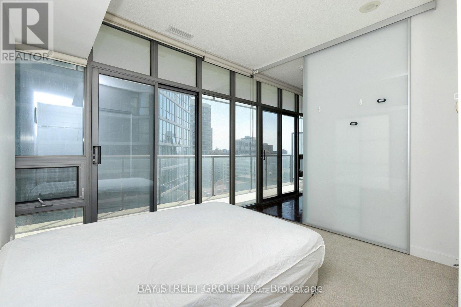 1401 - 33 Charles Street E, Toronto, Ontario  M4Y 0A2 - Photo 6 - C14101522