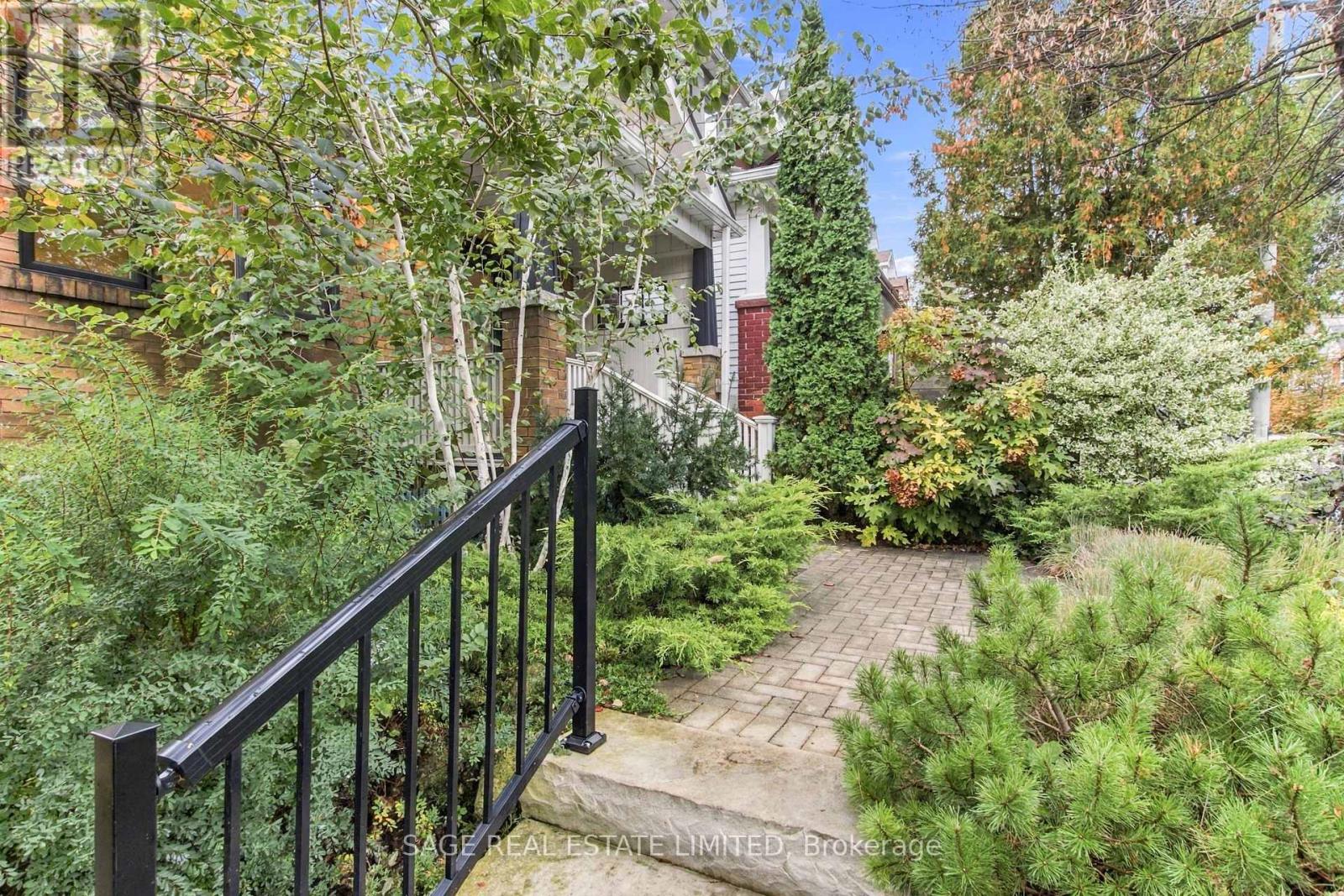 272 Highfield Road, Toronto (Greenwood-Coxwell), Ontario  M4L 2V5 - Photo 2 - E14101246