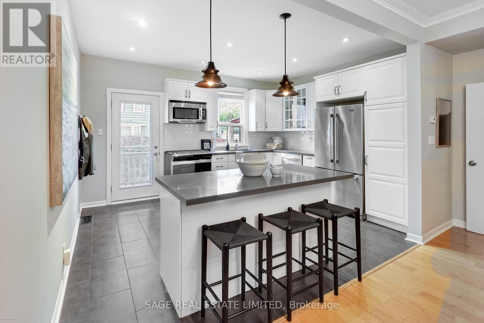 346 Leslie Street, Toronto, Ontario  M4M 3E2 - Photo 9 - E14101426