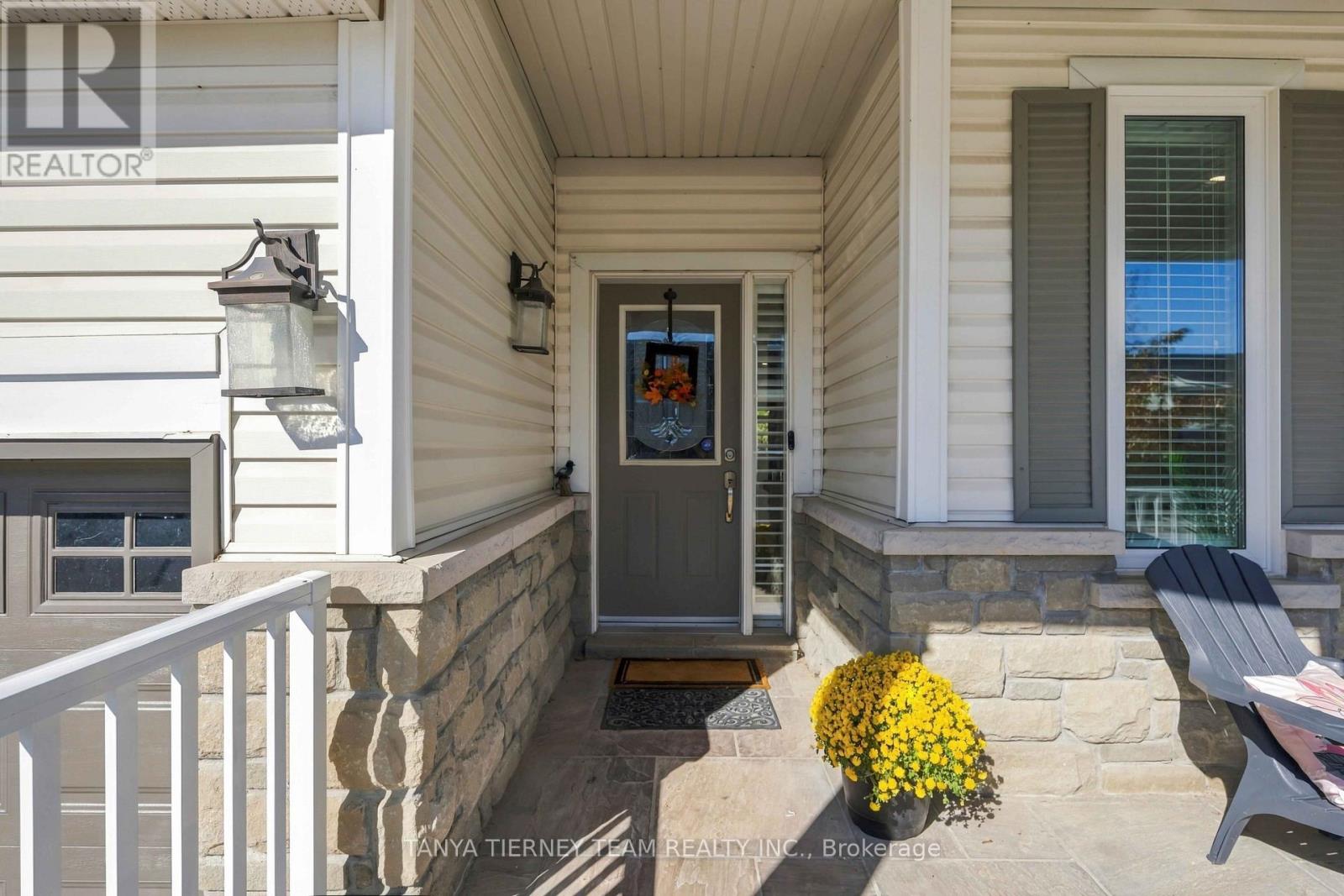 47 Mikayla Crescent, Whitby, Ontario  L1M 2J1 - Photo 5 - E14101546