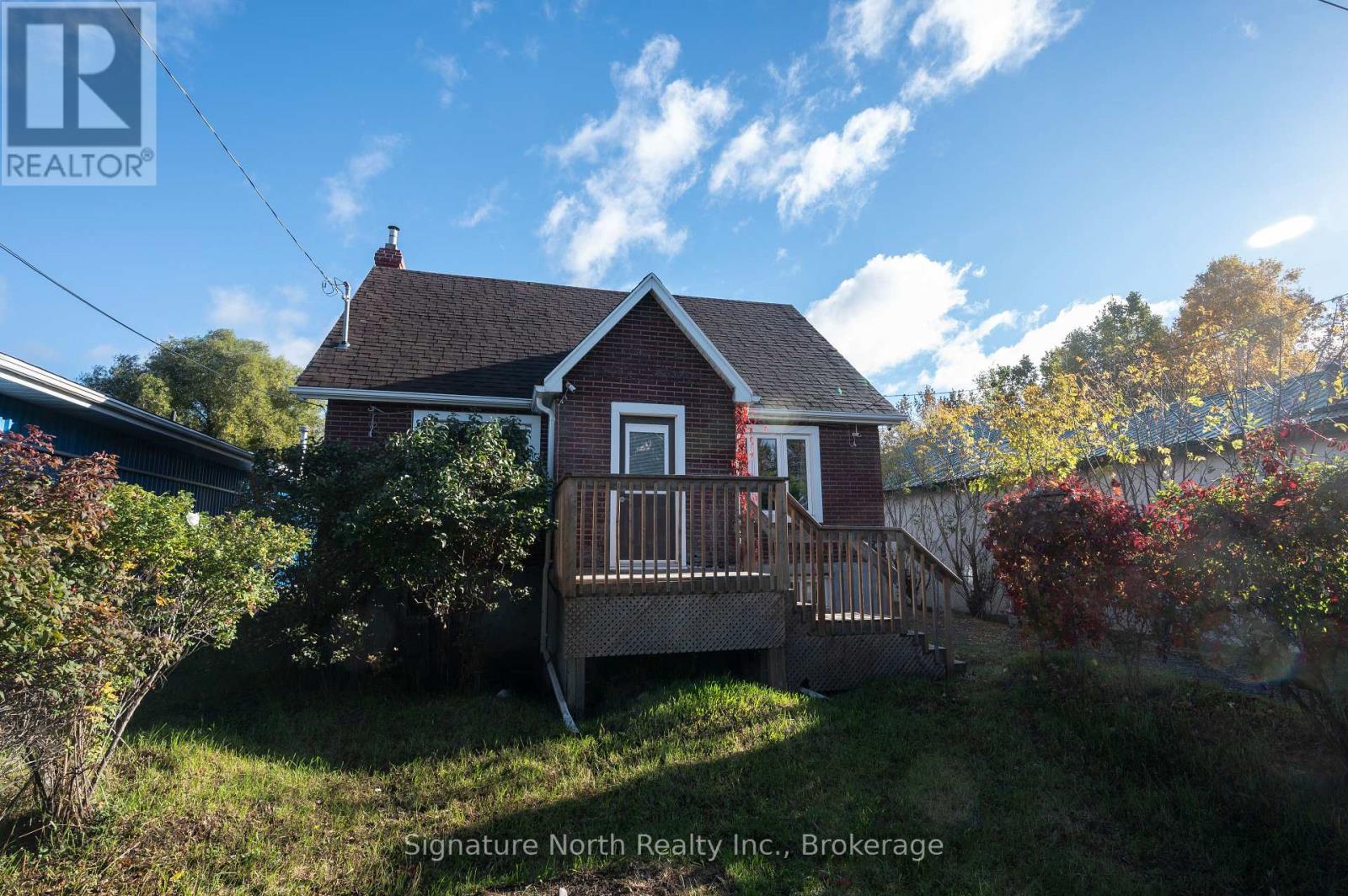 174 Clarke Street, Thunder Bay, Ontario  P7A 2L9 - Photo 1 - X14101512