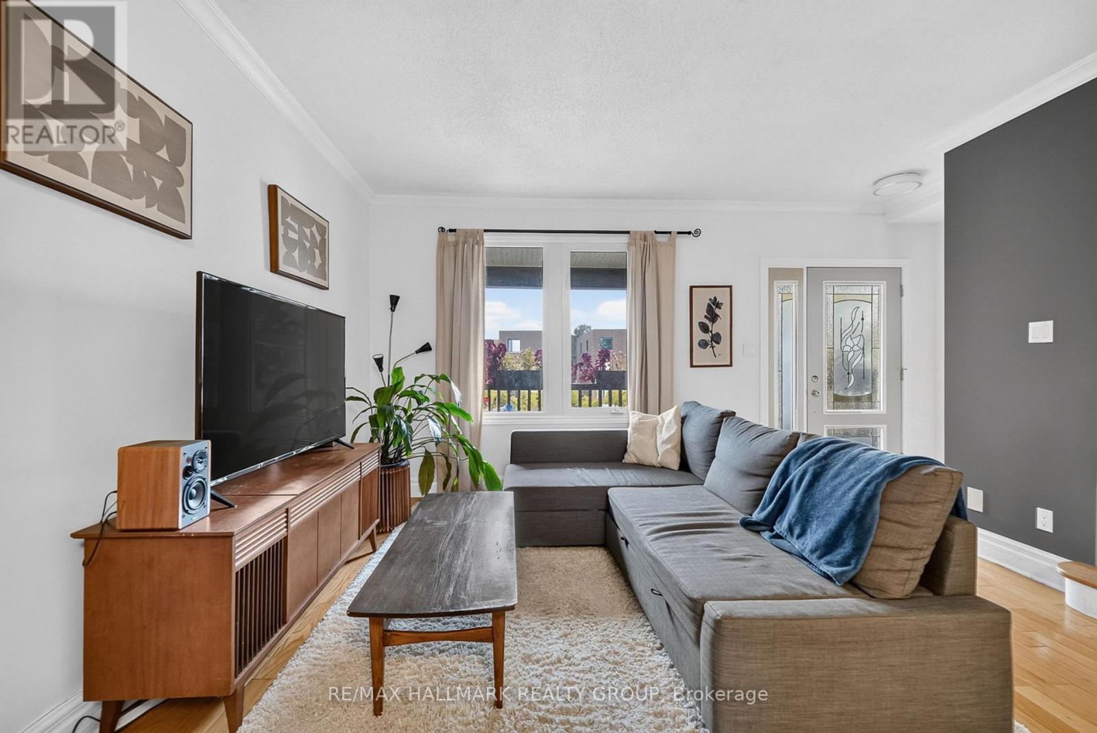256 Joffre-Belanger Way, Ottawa, Ontario  K1L 5K8 - Photo 2 - X14101542