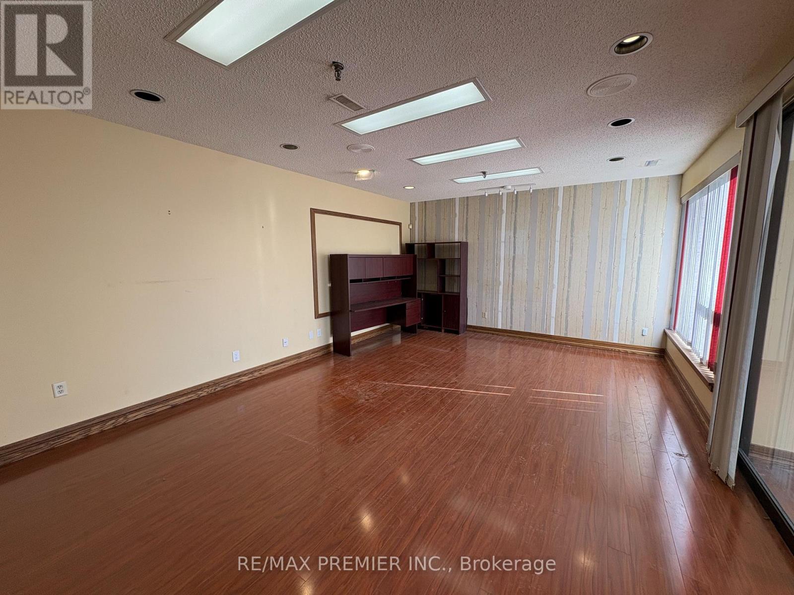 15 & 16 - 4300 Steeles Avenue W, Vaughan, Ontario  L4L 4C2 - Photo 8 - N14101350