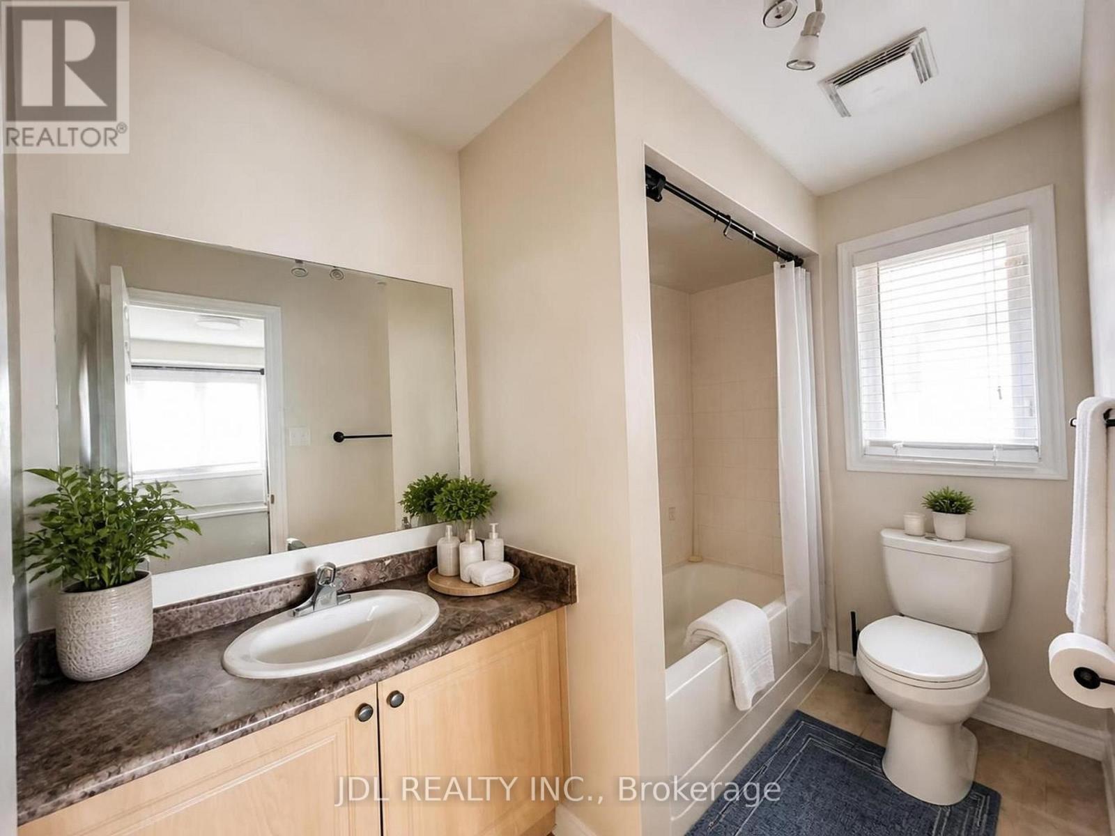 36 Laurelbank Crescent, Georgina, Ontario  L4P 4H7 - Photo 16 - N14101504
