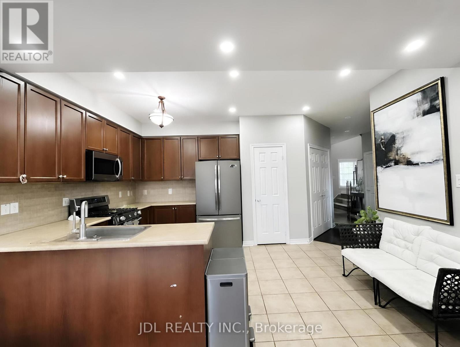 36 Laurelbank Crescent, Georgina, Ontario  L4P 4H7 - Photo 9 - N14101504