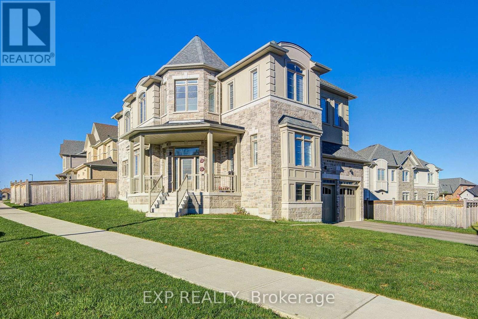 2 PIETROWSKI DRIVE, Georgina, Ontario